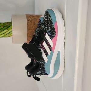 Adidas Sneaker size 8K